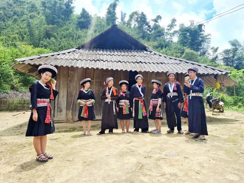 Khám phá văn hóa bản địa 06