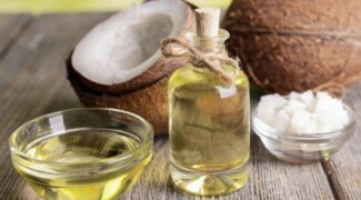 Dầu dừa giúp dưỡng ẩm da