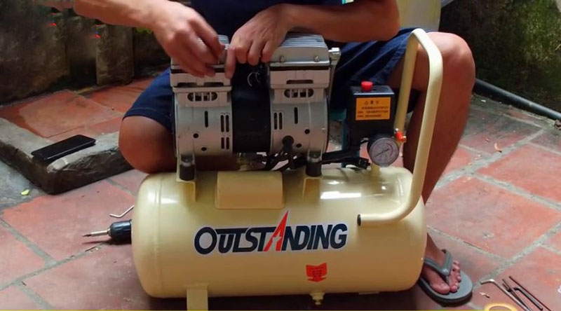 Máy Nén Khí Mini: Cấu Tạo, Công Dụng, Cách Chọn Top Sản Phẩm Tốt 45 máy nén khí mini Dùng trong sửa chữa và gia công nhỏ